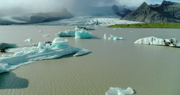 Paisaje Panorámico Islandia Tierras Altas Lago Las Estribaciones Vista Panorámica — Vídeos de Stock