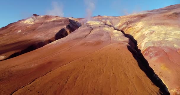 Panoramatická Krajina Islandu Vysočinami Jezerem Úpatí Hor Panoramatický Výhled Ukazuje — Stock video