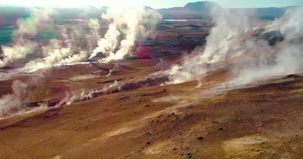 Schwefelige Rauchwolken Breiten Sich Aus Geothermischen Löchern Aus Eine Perfekte — Stockvideo