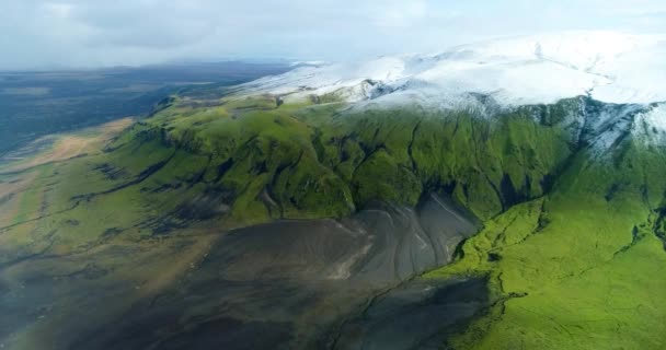 Paisagem Panorâmica Islândia Planaltos Lago Sopé Vista Panorâmica Mostra Cumes — Vídeo de Stock