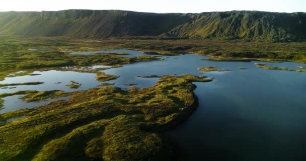 Paesaggio Panoramico Islanda Altopiani Lago Piedi Vista Panoramica Mostra Creste — Video Stock