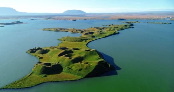 Panoramalandskap Island Högland Och Sjö Vid Foten Den Panoramautsikt Visar — Stockvideo