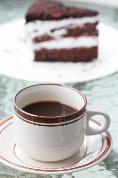 Black coffee and cake — Stock Photo, Image