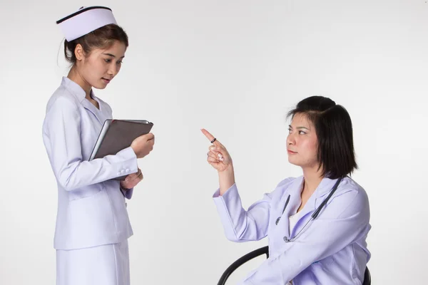 Médico e enfermeira — Fotografia de Stock