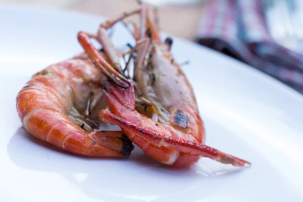 Grillade räkor. — Stockfoto