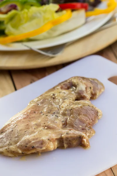 Frisches Schweinefleisch. — Stockfoto