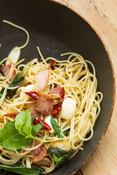 Spaghetti with bacon — Stock Photo, Image