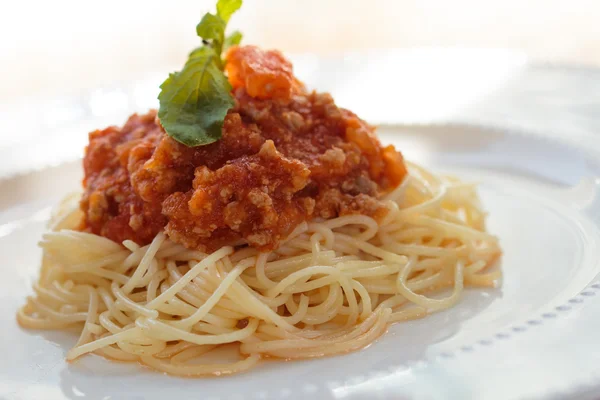 Espaguete com molho de tomate — Fotografia de Stock