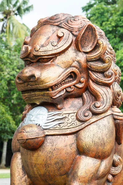 León de bronce —  Fotos de Stock