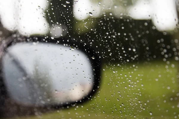 Lluvia en un coche —  Fotos de Stock