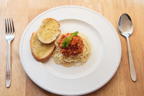 Spaghetti à la sauce tomate — Photo