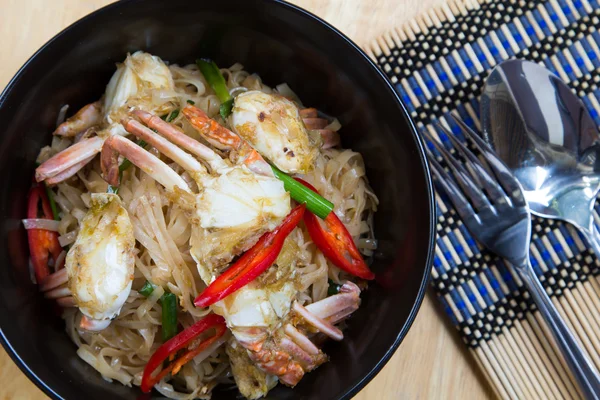 Fideos fritos con cangrejo —  Fotos de Stock