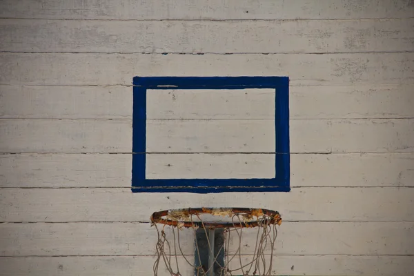 Arco de basquete na escola . — Fotografia de Stock