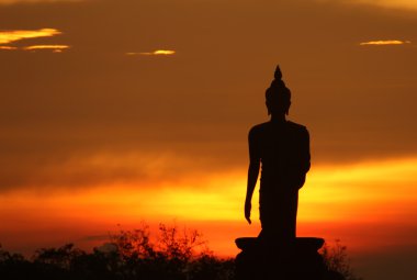 Buda heykelinin silueti