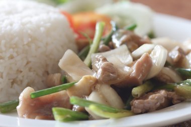 biber soslu domuz eti.