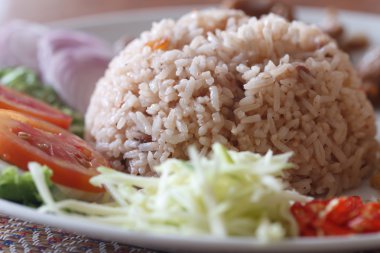 pirinç, karides hamur ile kızartma