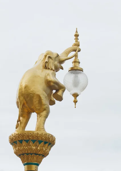 灯大象雕像 — 图库照片