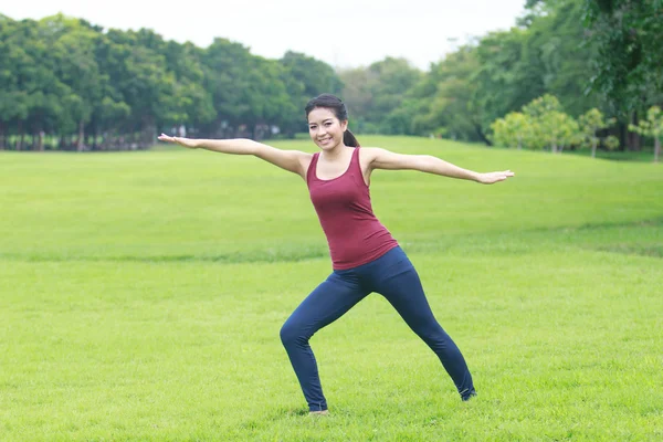 Yoga pose ve streç — Stok fotoğraf