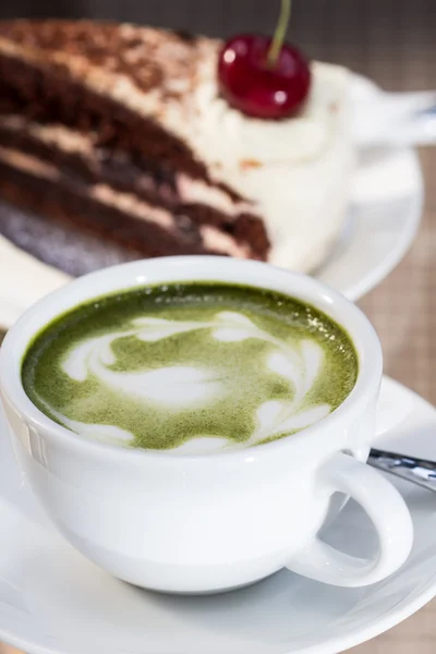 Green tea and Cheesecake — Stock Photo, Image