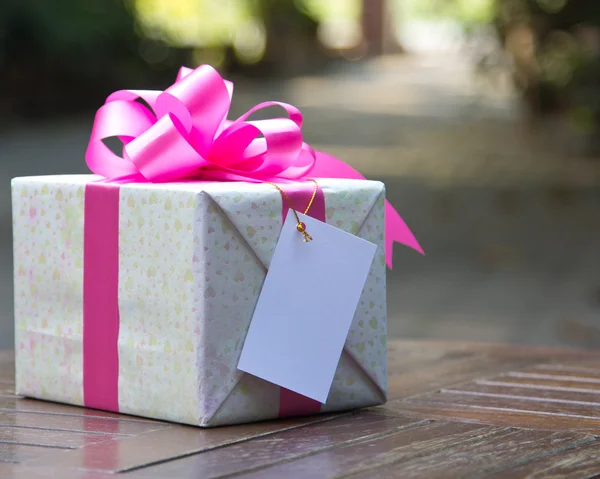 Pink gift box — Stock Photo, Image