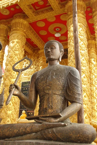 Buddha staty. — Stockfoto