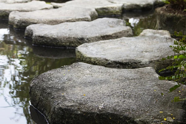 Japanese garden stone pathway — Stock Photo, Image