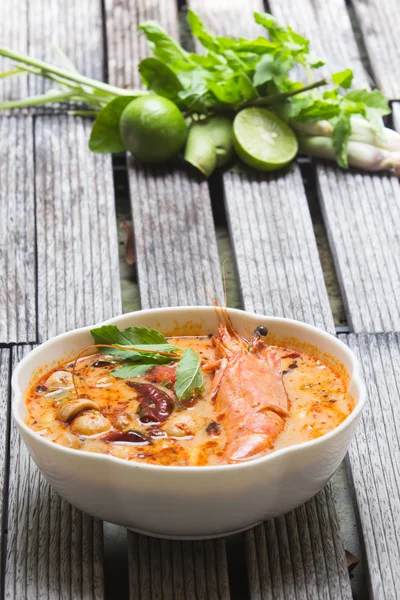 Thailand voedsel tom yum goong — Stockfoto