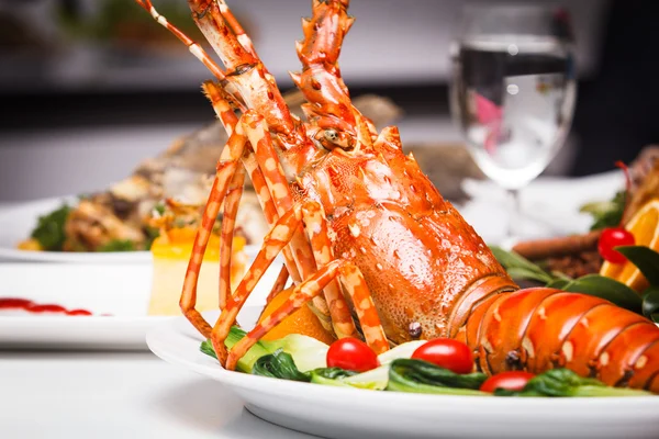 Prato de lagosta assado — Fotografia de Stock