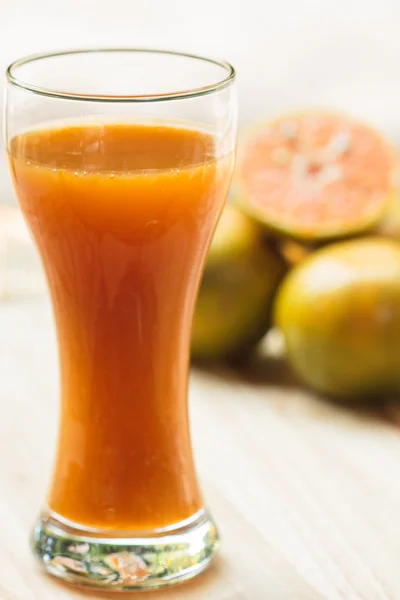 ताजा नारंगी रस का ग्लास — स्टॉक फ़ोटो, इमेज