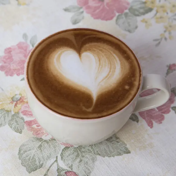 Coração arte no café — Fotografia de Stock