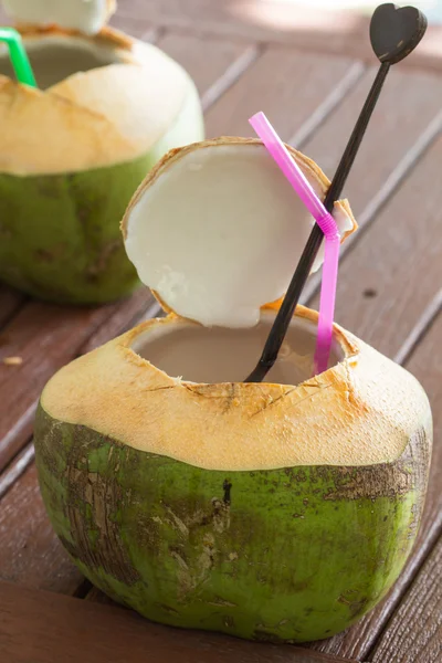 Bebida de água de coco — Fotografia de Stock