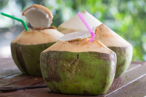 Bebida de água de coco — Fotografia de Stock