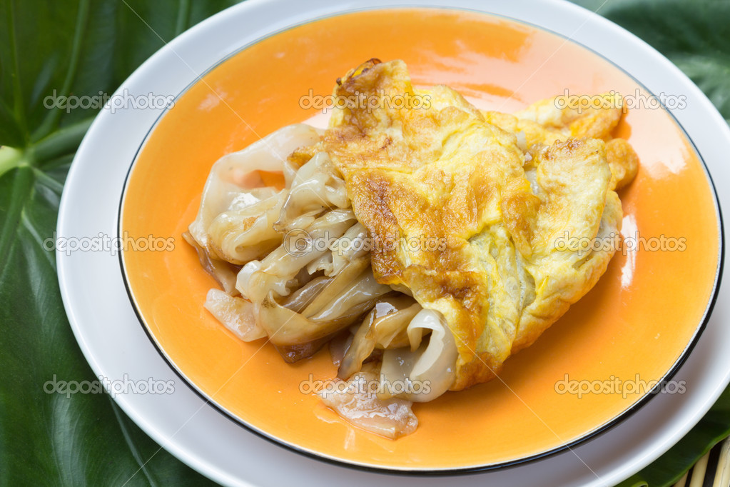 Stir fried noodle with egg — Stock Photo © tiverylucky #39755663