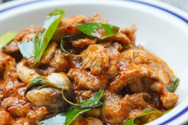 Kızarmış domuz eti biber