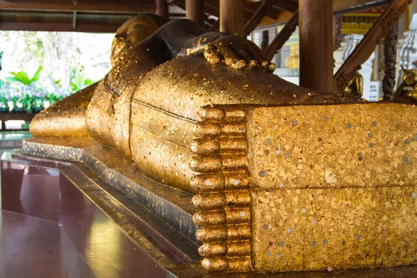 Estatua de buda reclinada — Foto de Stock