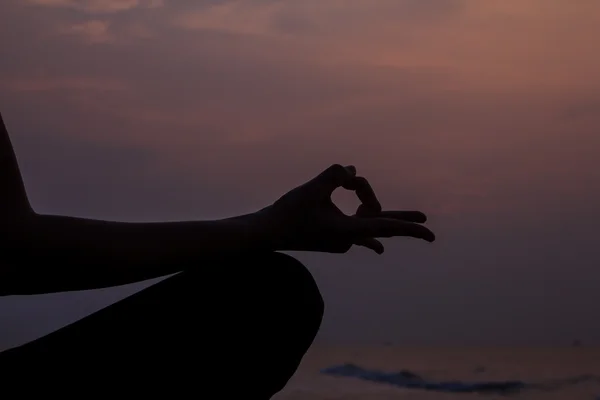 Sabah pratiği yoga ve meditasyon — Stok fotoğraf