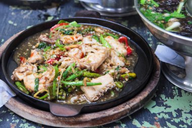 kızarmış balık köri 