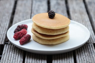 taze meyve ile lezzetli gözleme yığınının