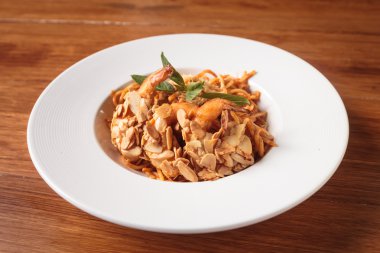 karides ile paghetti.