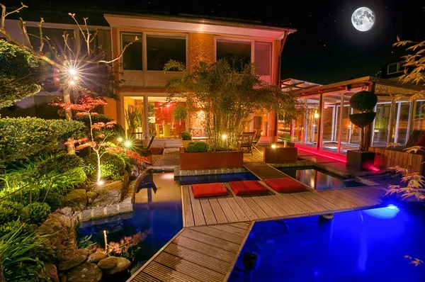 Private Garden at Night — Stock Photo, Image