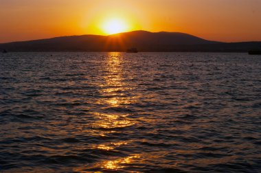 denizde gün batımı