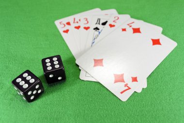 iskambil, zar kumaş üzerine