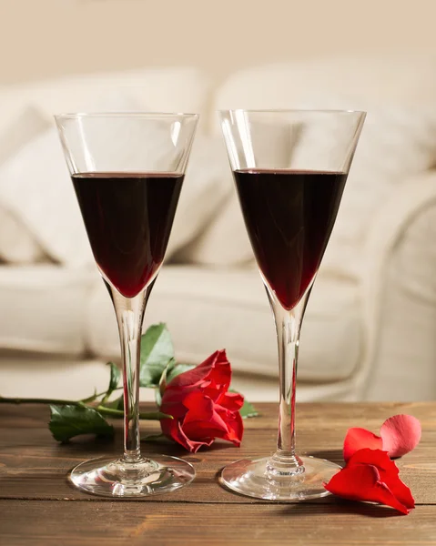 Červené víno & růže — Stock fotografie