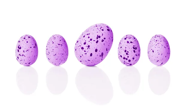 Яркие пасхальные яйца — стоковое фото