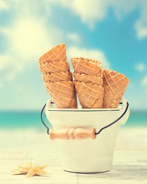 空荡荡的冰淇淋锥形 — 图库照片