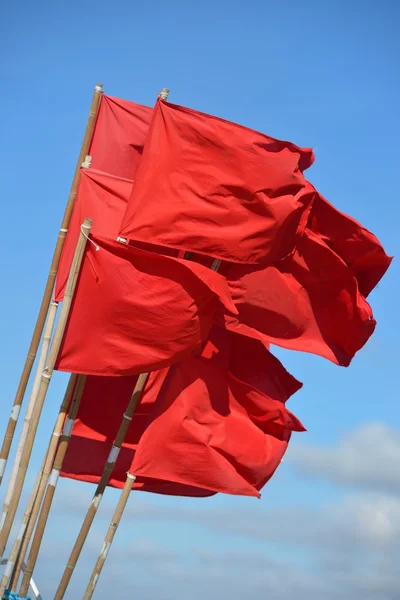 Banderas rojas Fotos de stock