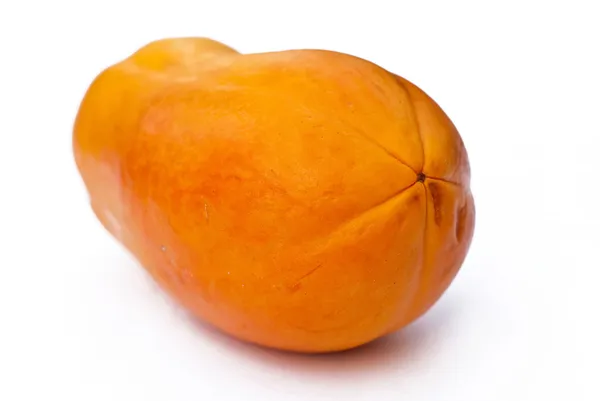 Beyaz arkaplanda papaya