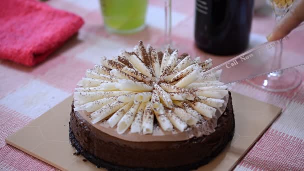 Gâteau coupé — Video