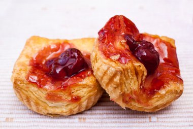 kiraz Danimarka hamur işleri