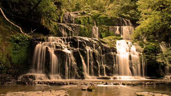 Cascada Fotos de stock libres de derechos